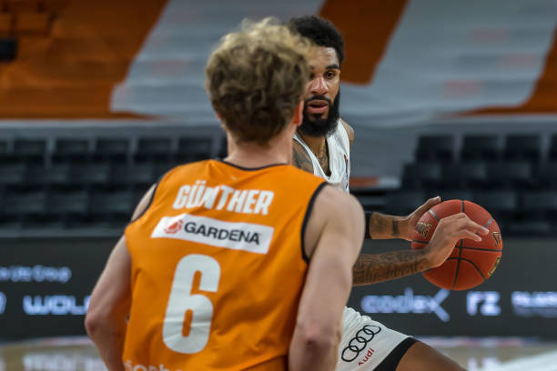 洛伦蒂诺对 洛伦蒂诺对