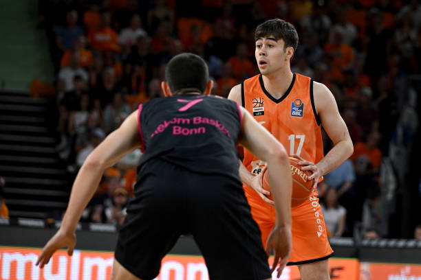 中逆风翻盘 中逆风翻盘